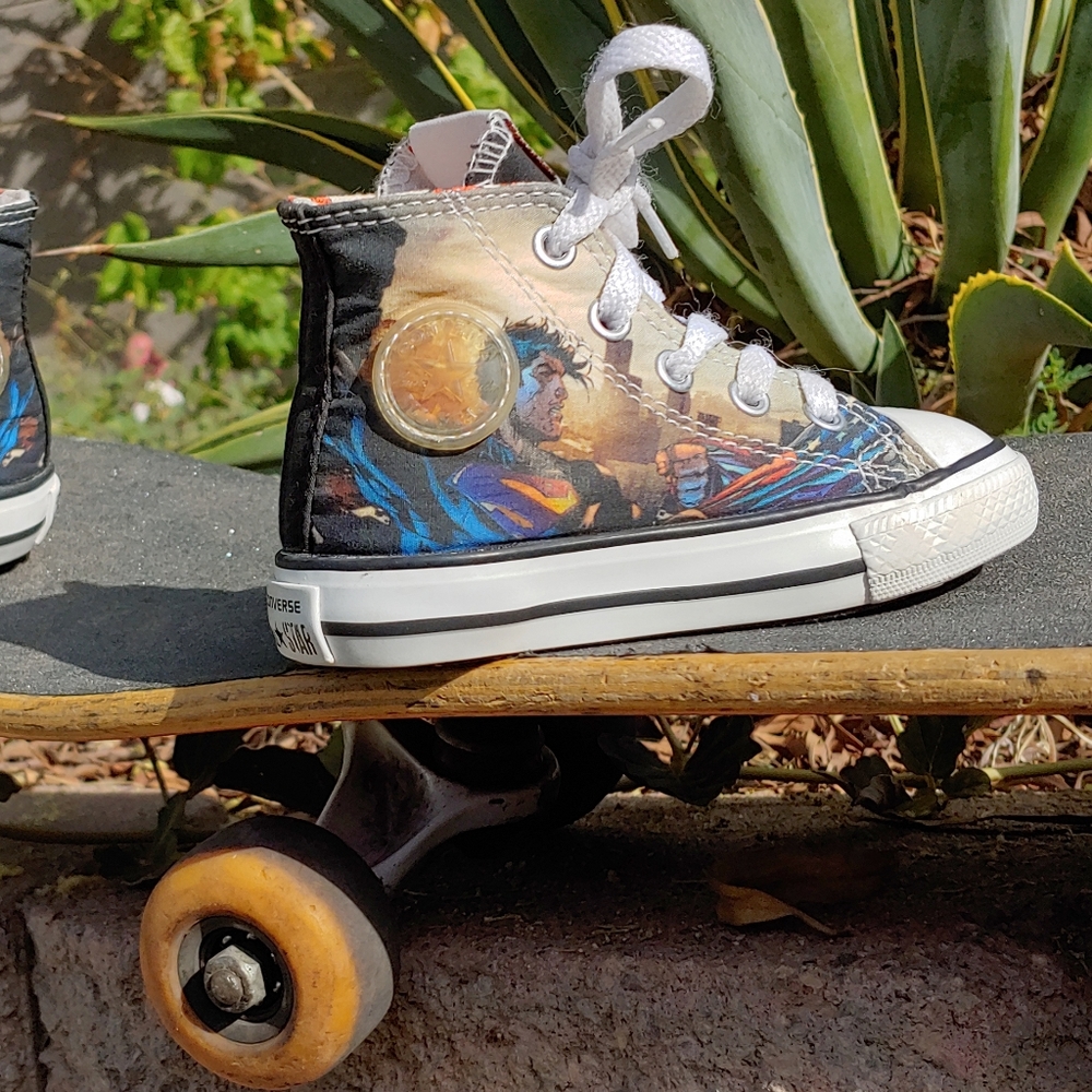Converse x Superman Chuck Toddler 6